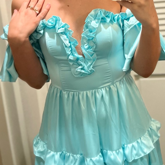 Ruffle dress - Picture 3 of 3